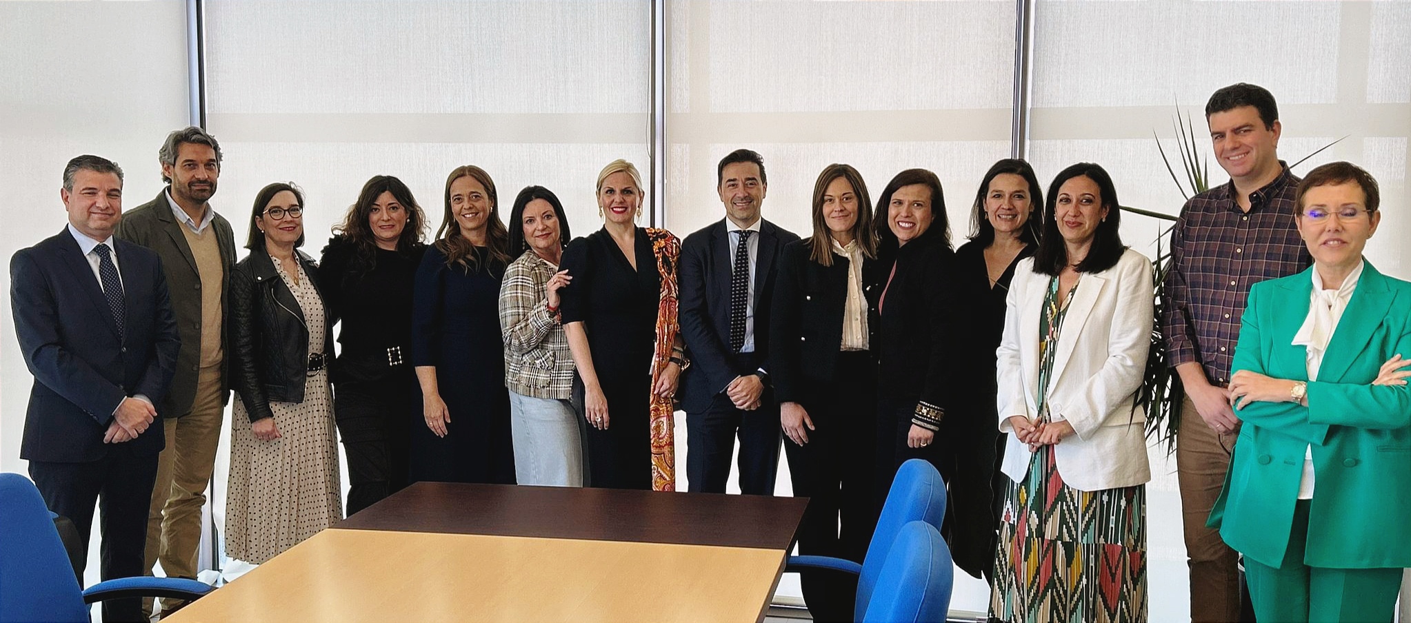Encuentro de trabajo con la Consejera de Hacienda de la Junta de Extremadura, en su primera visita a las instalaciones de EXTRAVAL